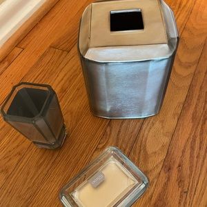 Croscill Barron light green tumbler soap dish and tissue holder.